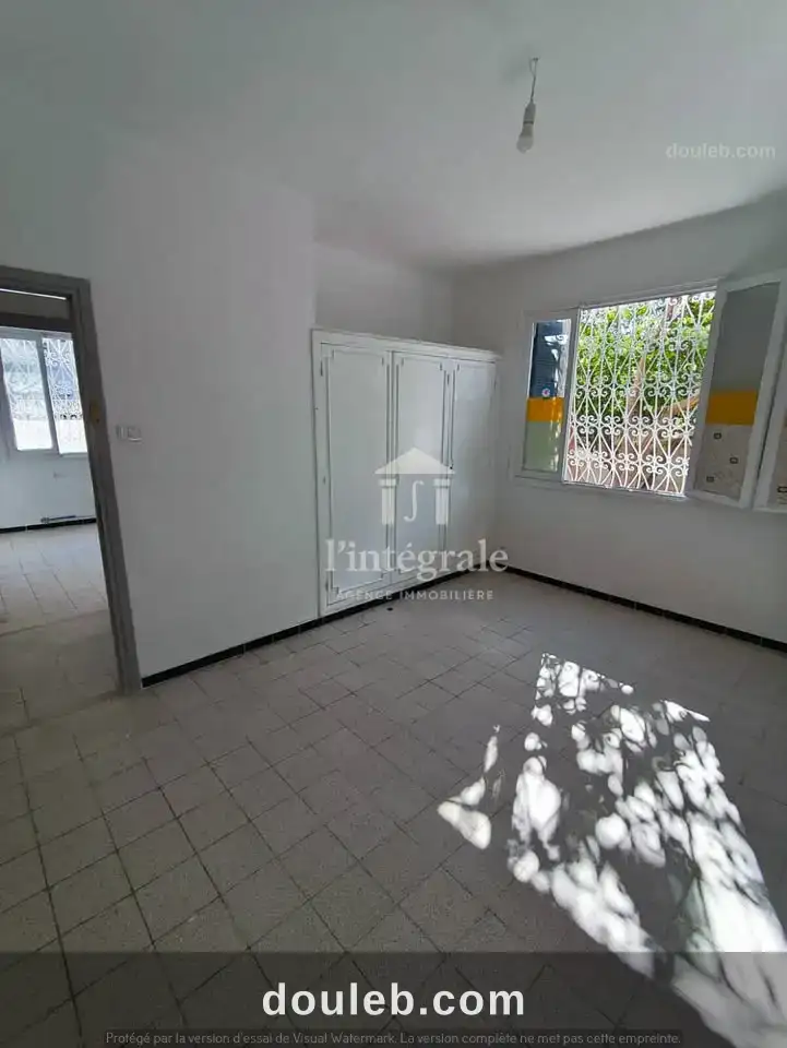 Rez de chaussée d'une villa à usage bureautique à Tunis