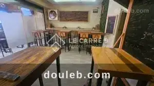 Un fc d'une cafétéria à cité les palmeraies à Tunis