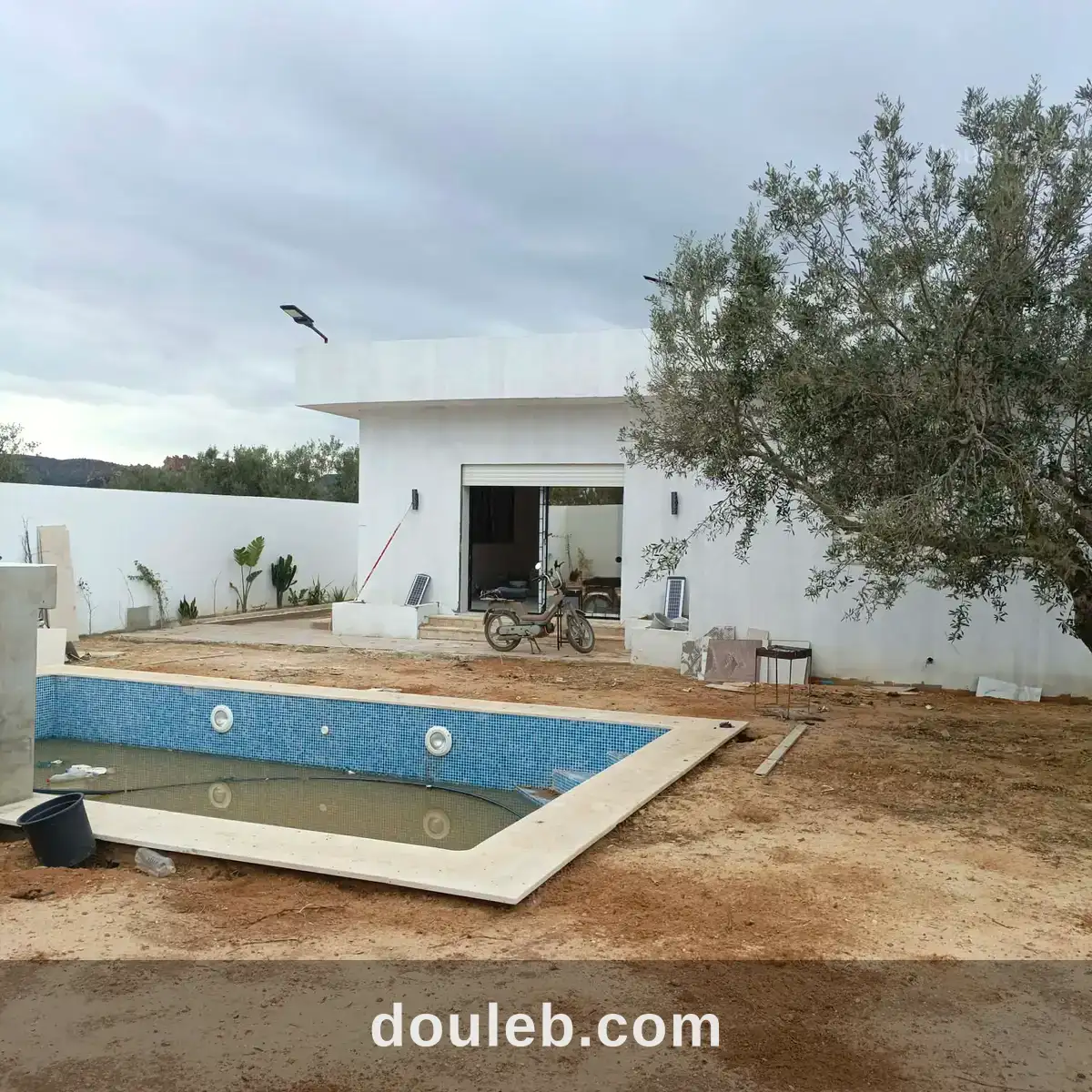 Av villa 650m finie à hammamet sud à Tunis