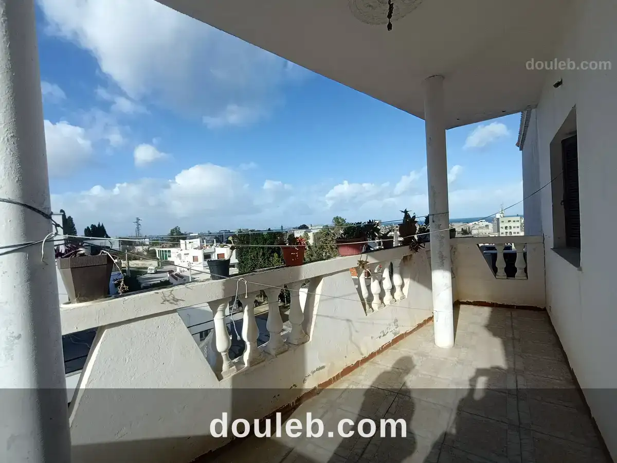 Une villa premier niveau à Tunis