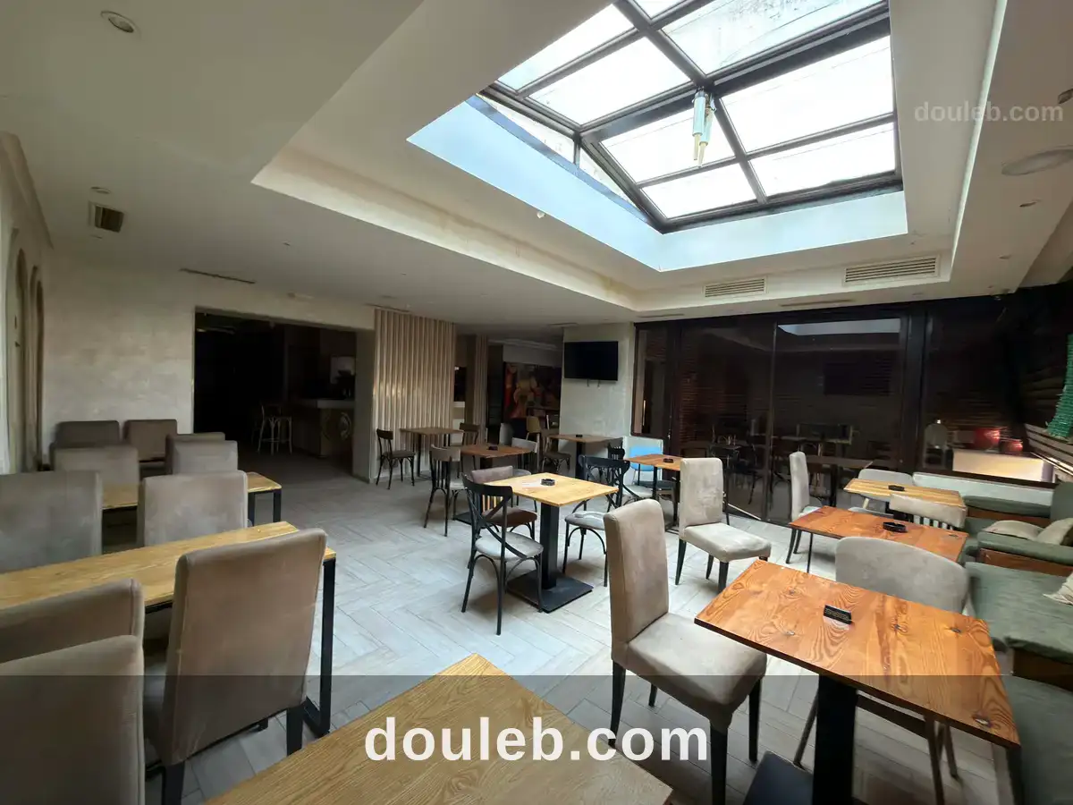 Pas de porte tout commerce à menzah 5 à Tunis