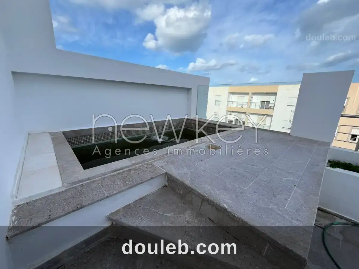Triplex avec piscine à gammarth à Tunis