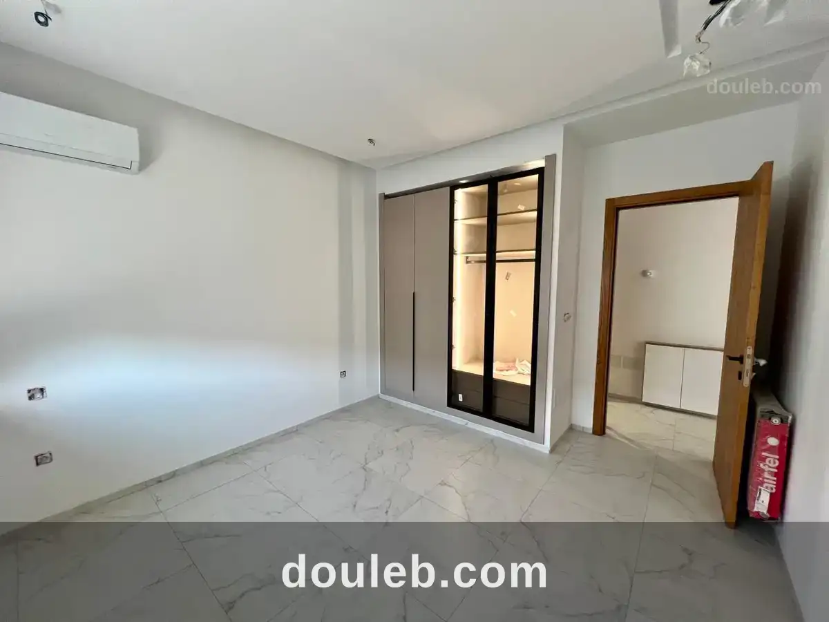 S 1 neuf jamais habité à Tunis