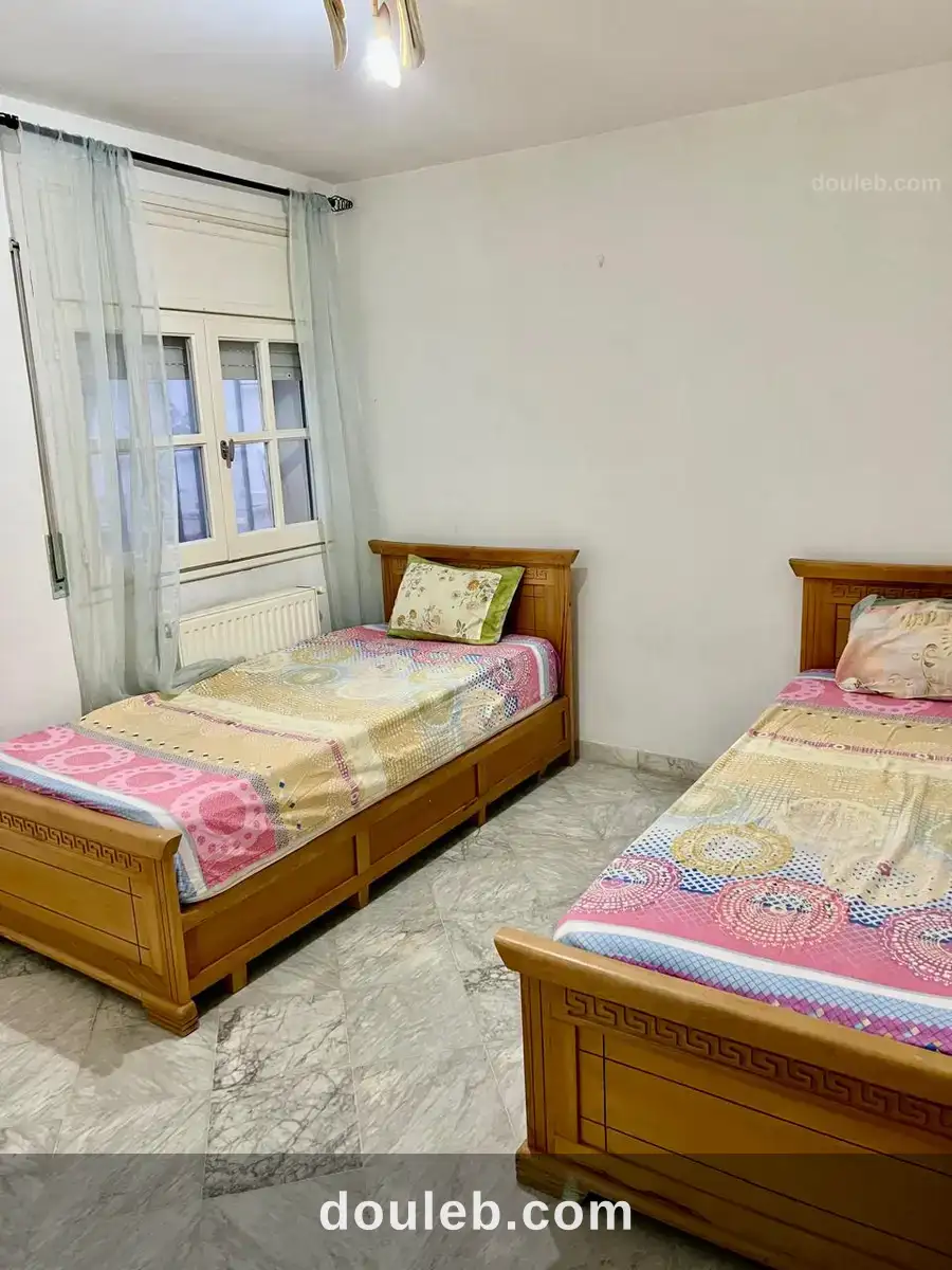 Beau rdj s2 meublé avec grand jardin à Tunis