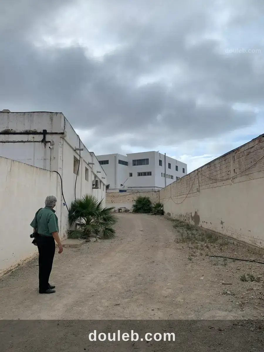 Gps espace commercial ou depot à Tunis