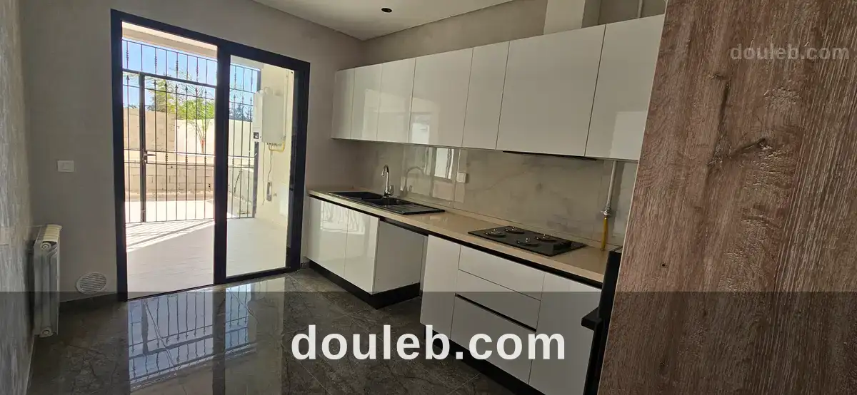 S3 neuf avec 2terrasses à la soukra niveau factory à Tunis