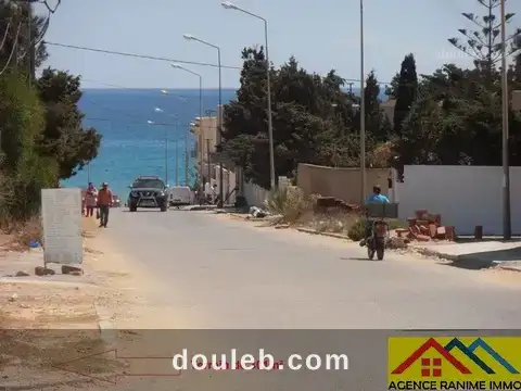 Terrain a la plage de 301m2 a la plage el haouaria à Tunis