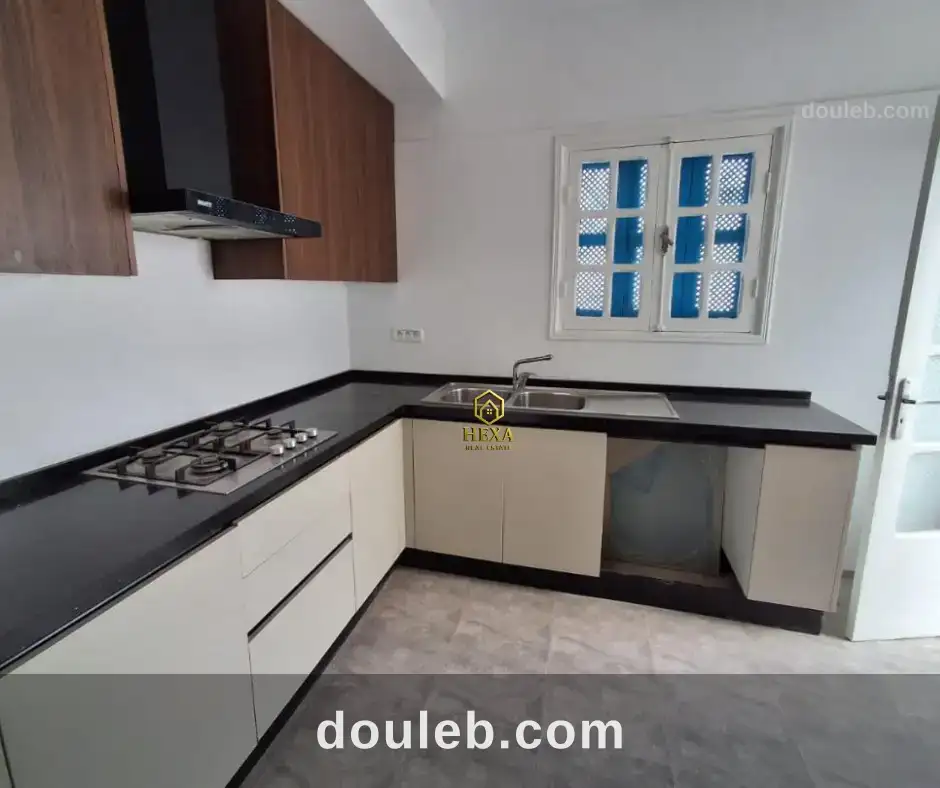 Villa s5 à la marsa avec piscine et jardin à Tunis