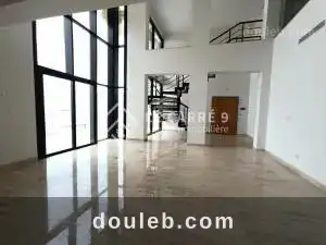 Un duplex s4 avec piscine au lac 2 à Tunis