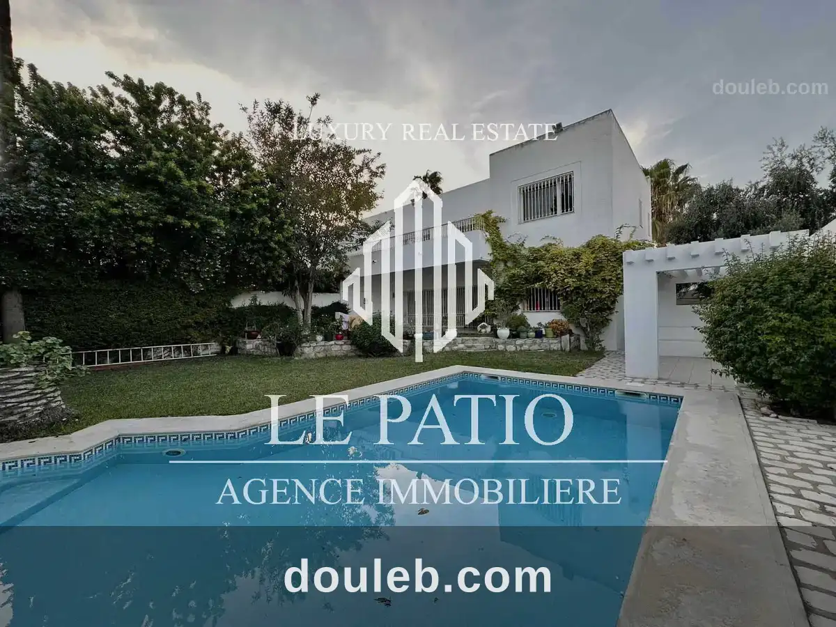 Villa s4 à carthage avec jardin et piscine à Tunis