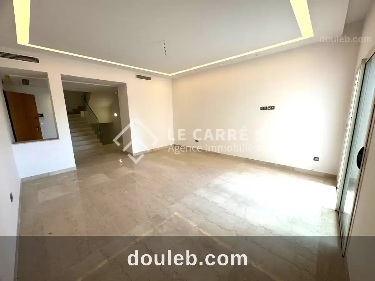 Duplex avec piscine au lac 2 à Tunis