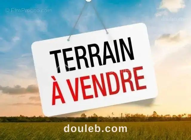 Joli terrain 665m à chotrana3 à Tunis