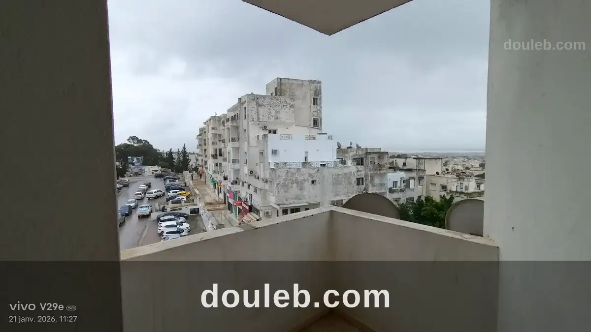 De particulier à particulier vend s 3 à el manar 1 à Tunis