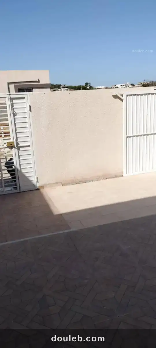 Maison première main près de mer à Tunis