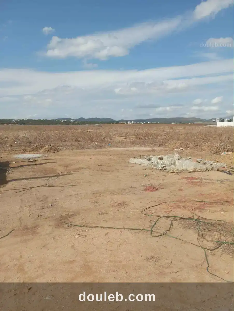 Av terrain de 240m pas loin de hammamet yasmine à Tunis