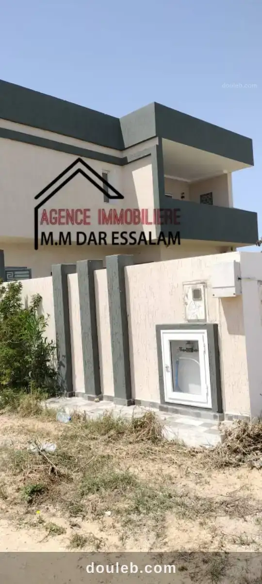 Deux maisons près de la mer à Tunis