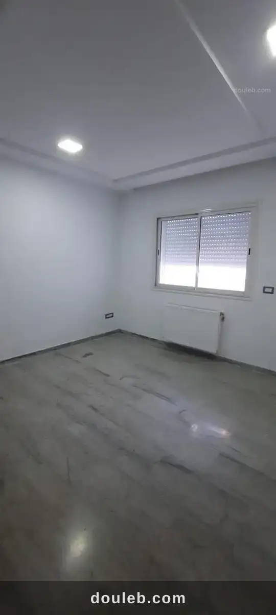 Bureau sur la route principale ben arous à Tunis