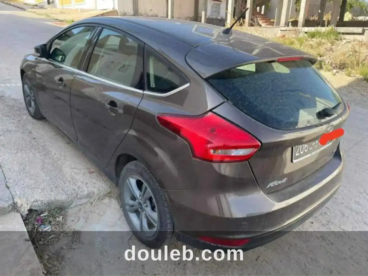 Médecin vend ford focus à Tunis