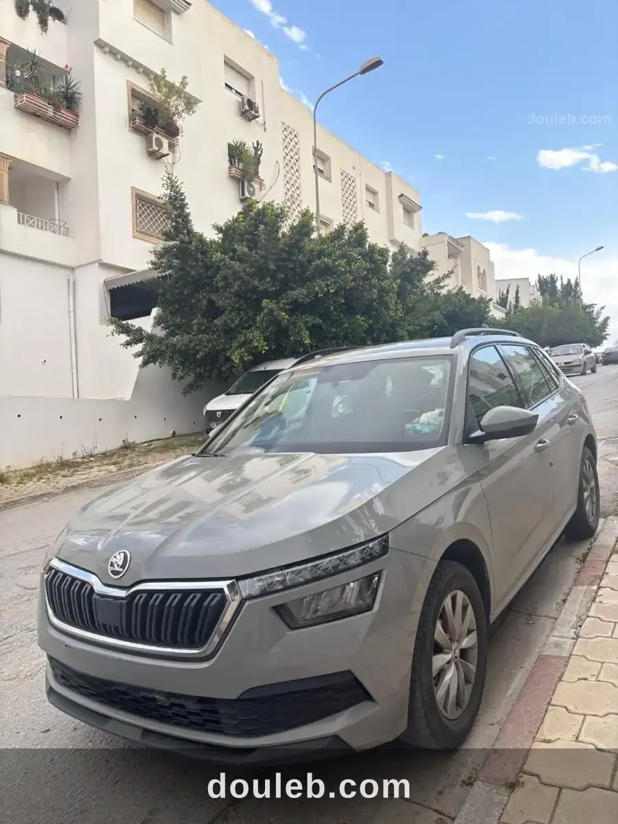Une voiture skoda kamiq 2021 à Tunis
