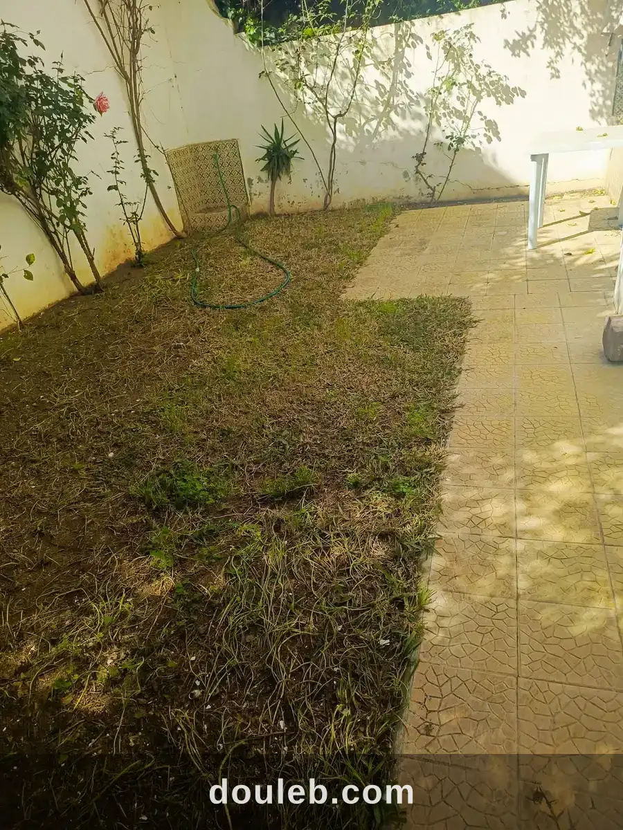 Ennasr 2 spacieux appt s4 avec jardin et terrasse à Tunis