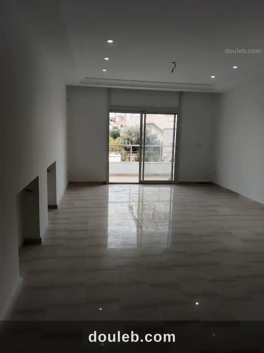 Vnt s2 neuf omrane supérieur à Tunis