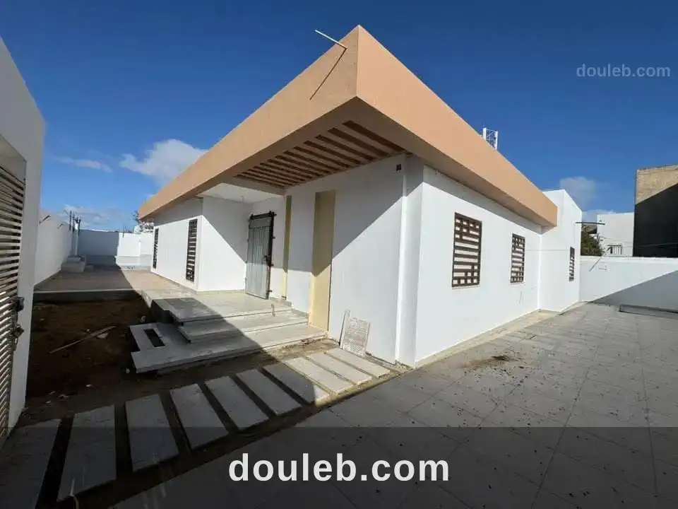 Villa avec piscine à chotrana 2 à Tunis