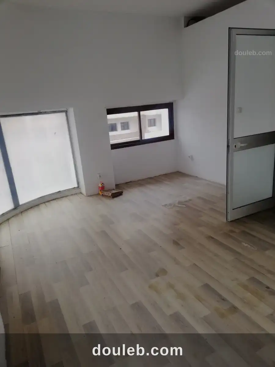 Cité ennasr bureau 650 dt par mois à Tunis