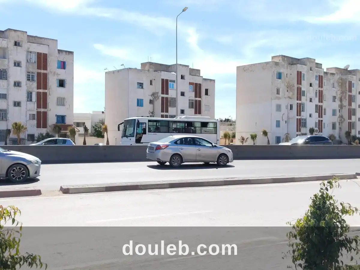 Ariana cité ennozha vnt s3 à Tunis