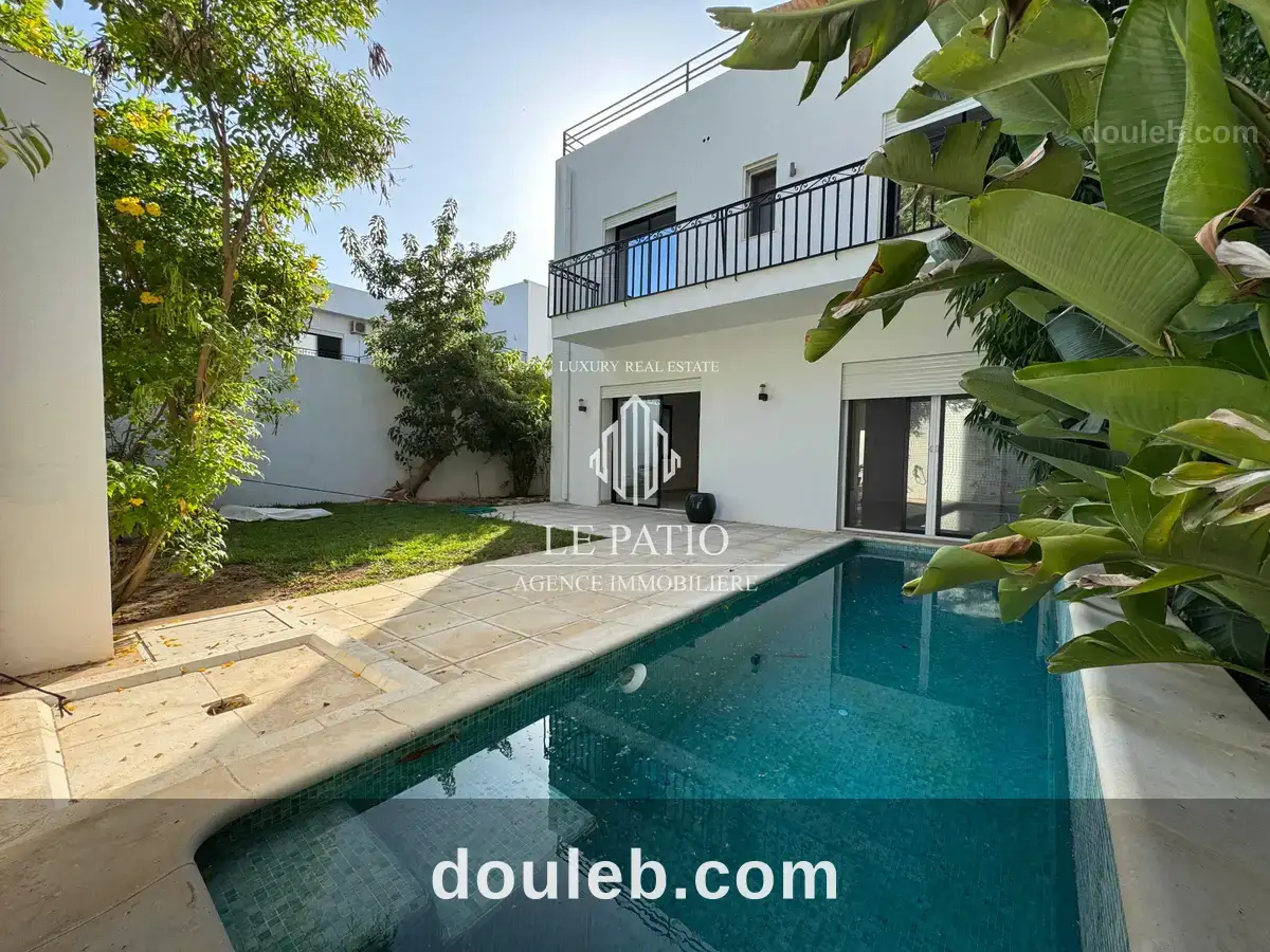 Une villa s4 avec piscine à gammarth à Tunis