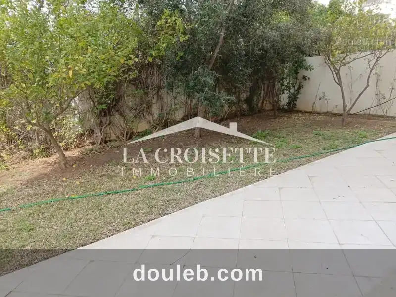 Appartement s4 avec jardin et terrasse au lac2 à Tunis