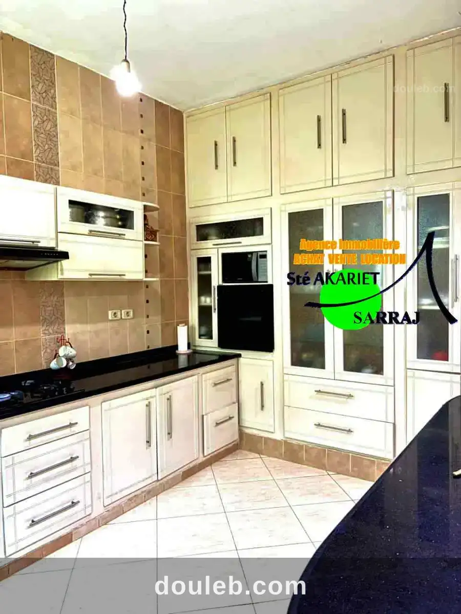 Villa plain pied avec jardin et garage à akouda à Tunis