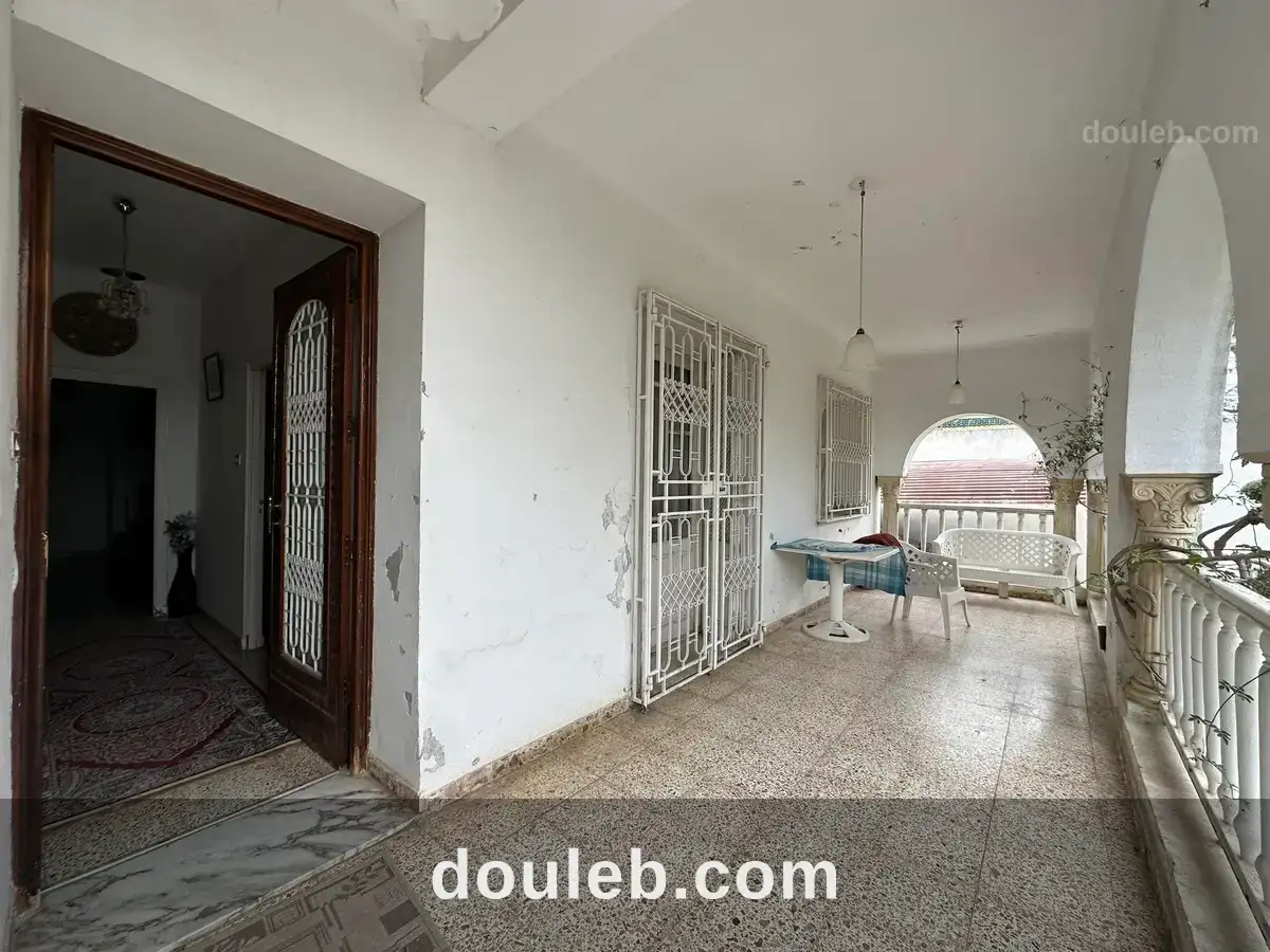 Villa avec jardin sur un terrain de 800 à ariana à Tunis