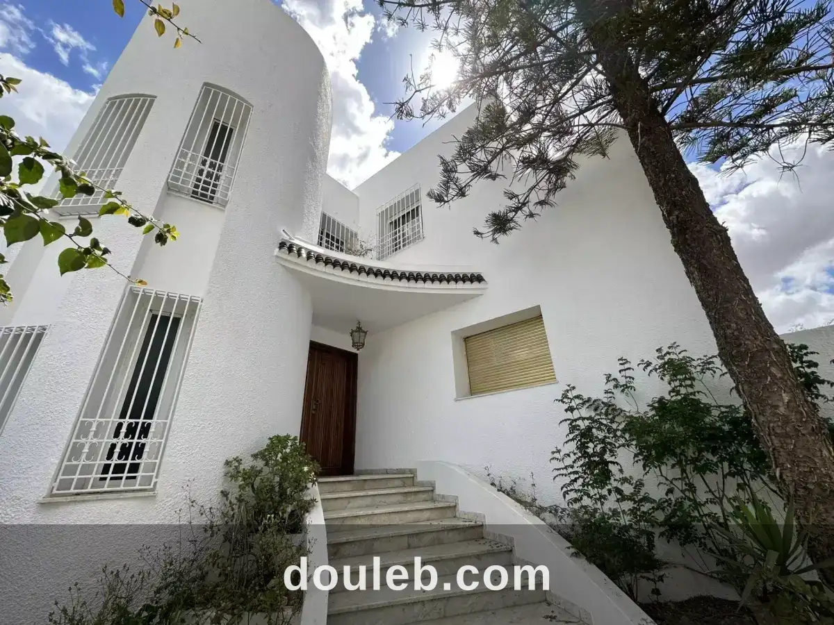Villa s7 à menzah 9a sur artère principale à Tunis