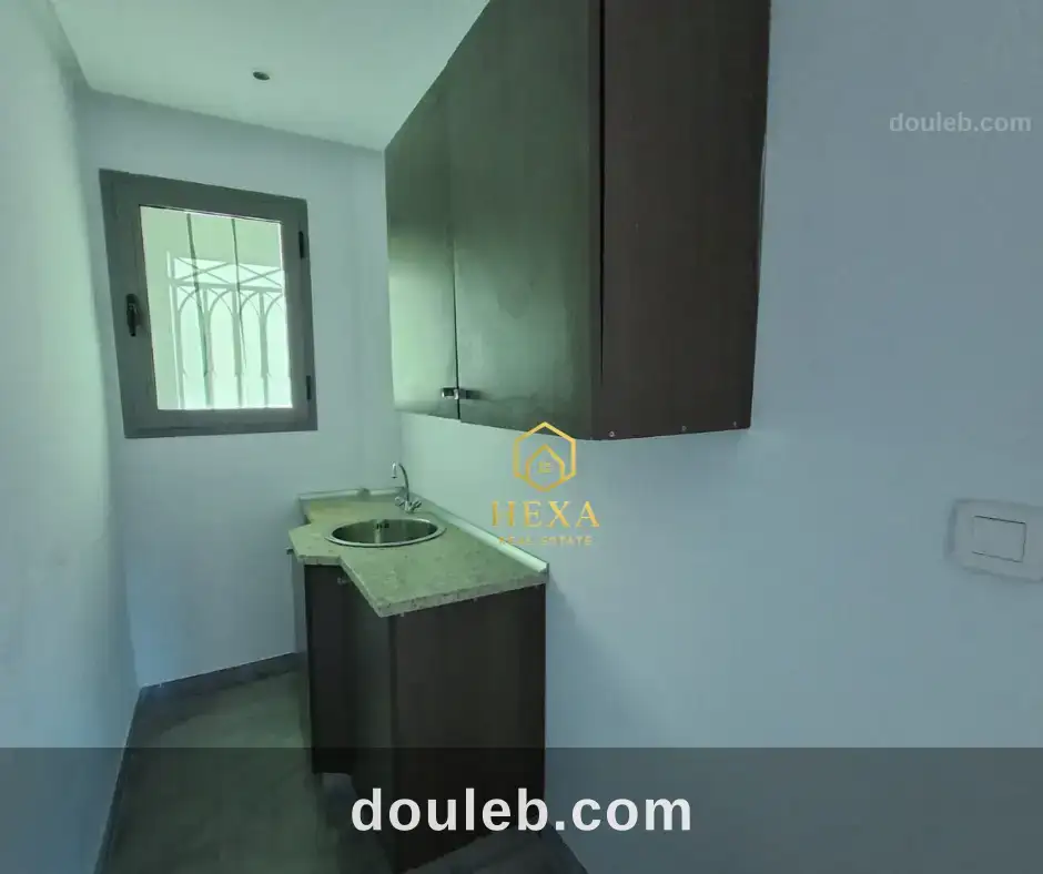 Bureau au lac au réez de chaussée à Tunis