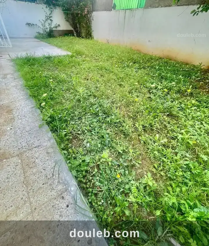 Ennasr 2 spacieux appt s4 avec jard et terrasse à Tunis