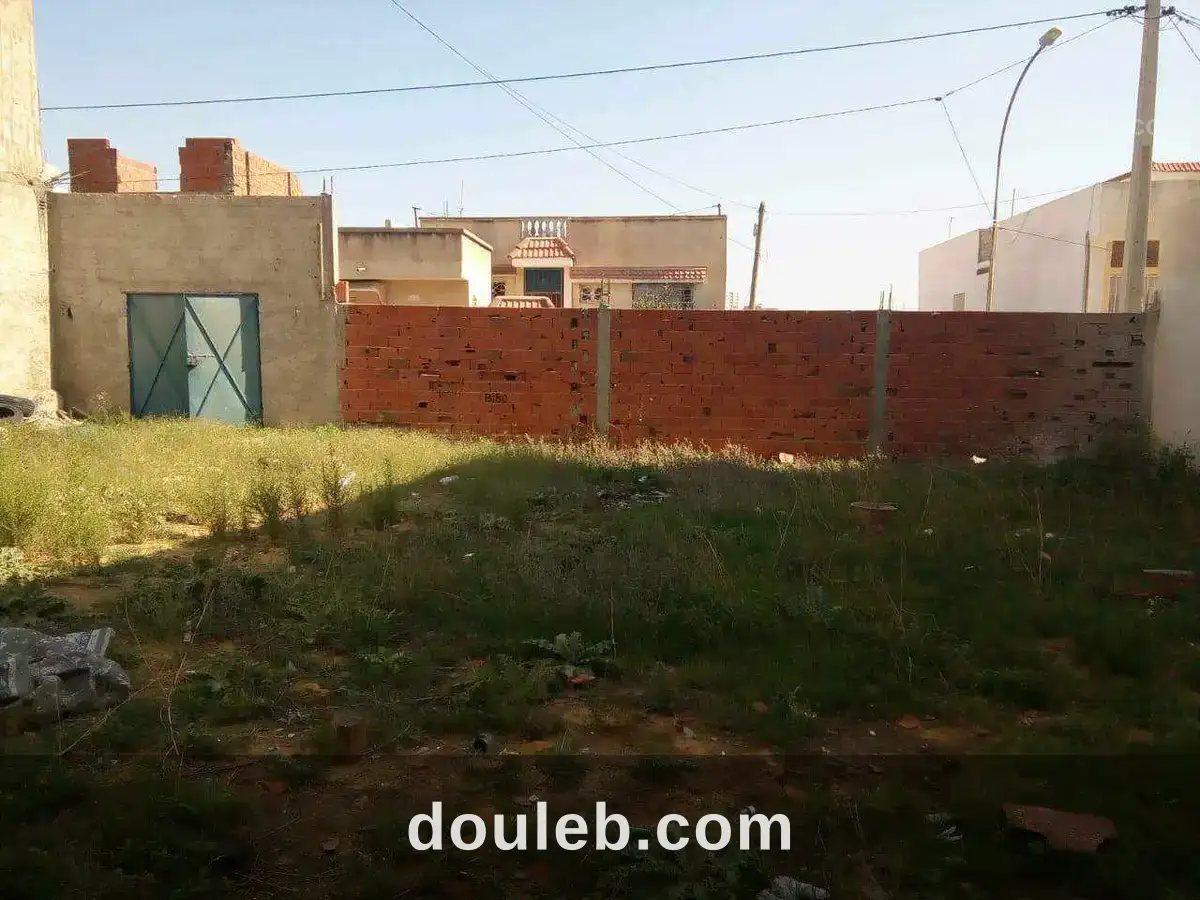 Terrain à l' omrane supérieur à Tunis