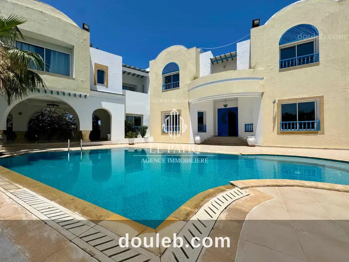 Villa meublee de type s6 haut standing à gammarth à Tunis