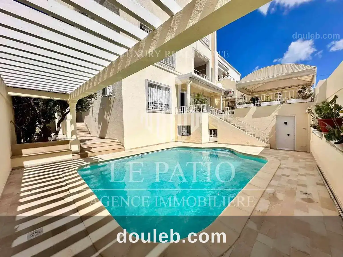Rdc de villa meublé avec piscine a la marsa à Tunis