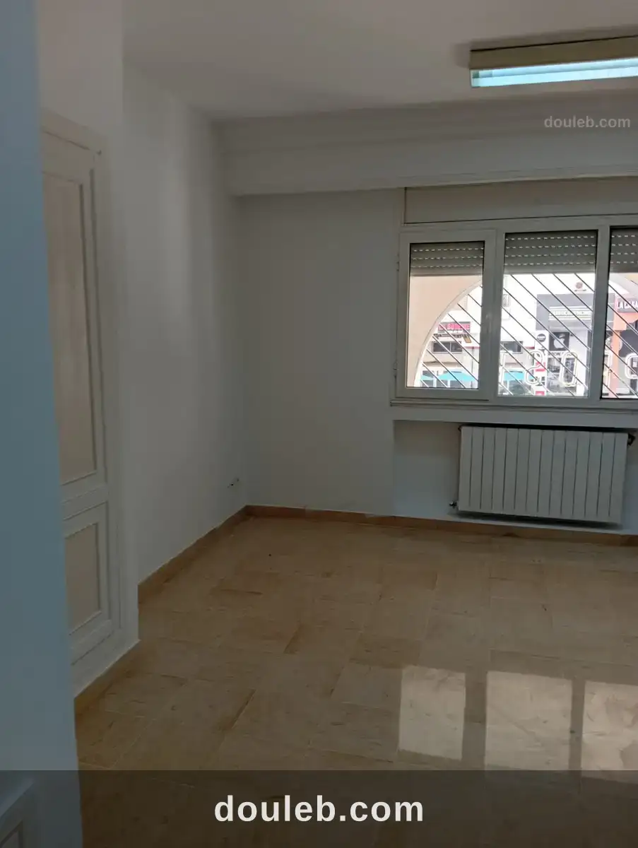 Un petit appartement s2 à enasr 2 à Tunis