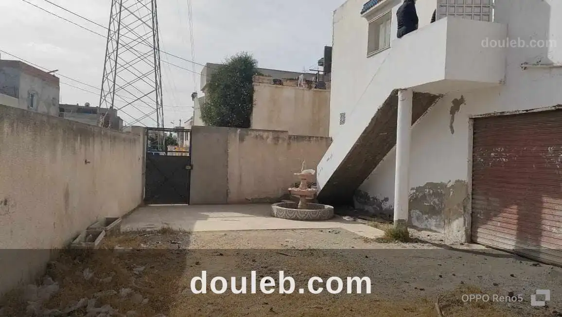 Belle apportunité villa et depot à Tunis