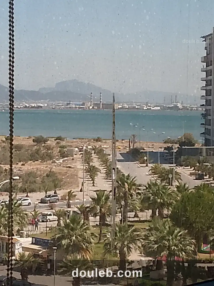 Grande villa commerciale à Tunis