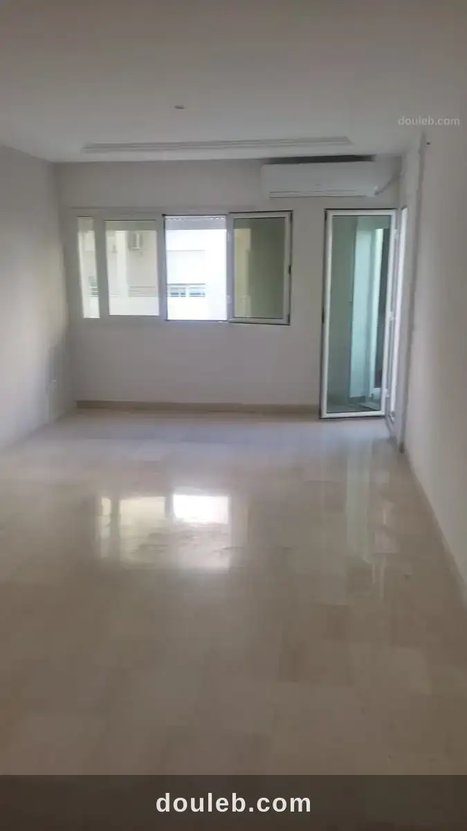 Spacieux appart s plus 2 très propre à Tunis