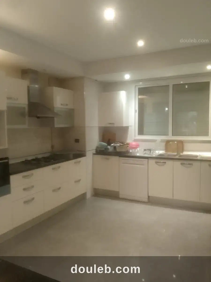 Une maison sur 3 niveaux à Tunis