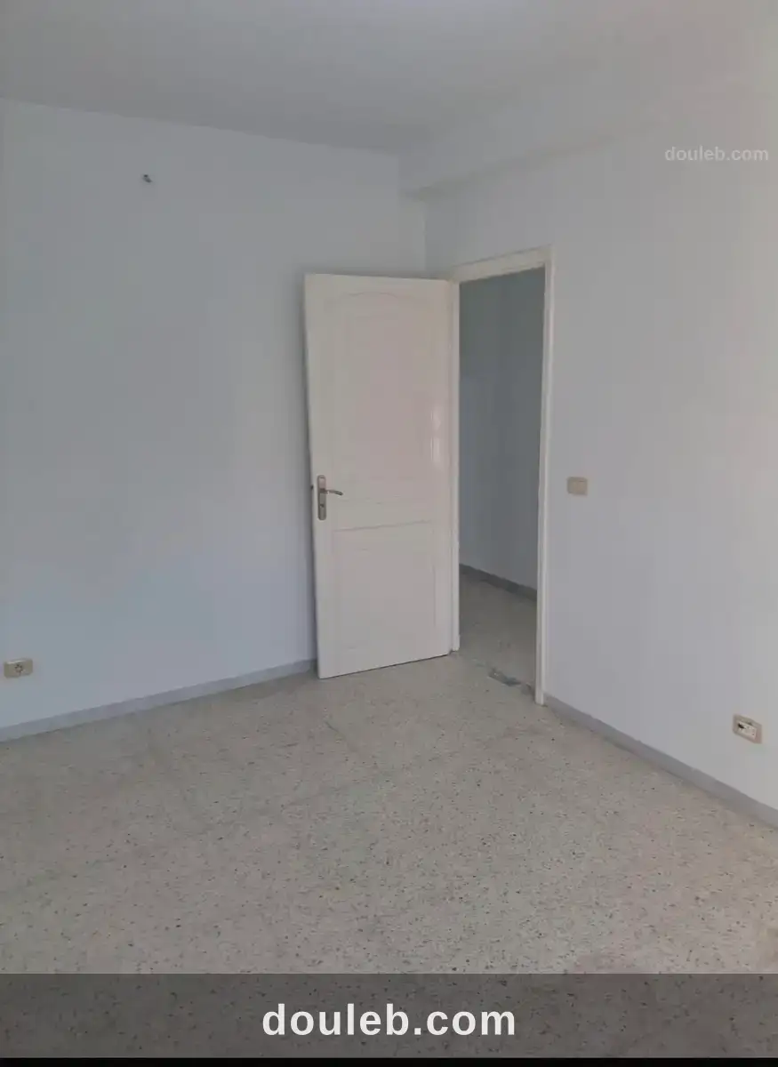 Bureau ou cabinet medical - Miniature 3