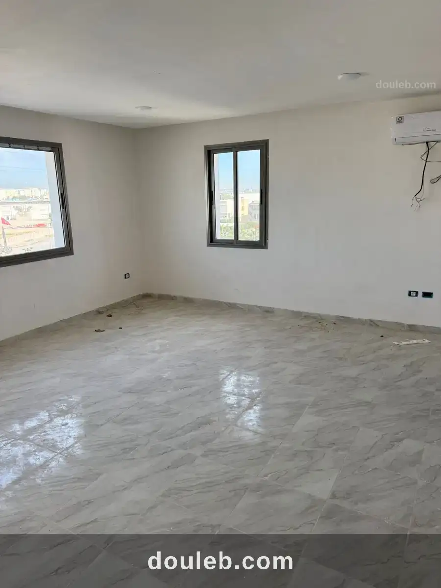 Super bureau hall plus 5 pièces au lac 3 kram - Miniature 3