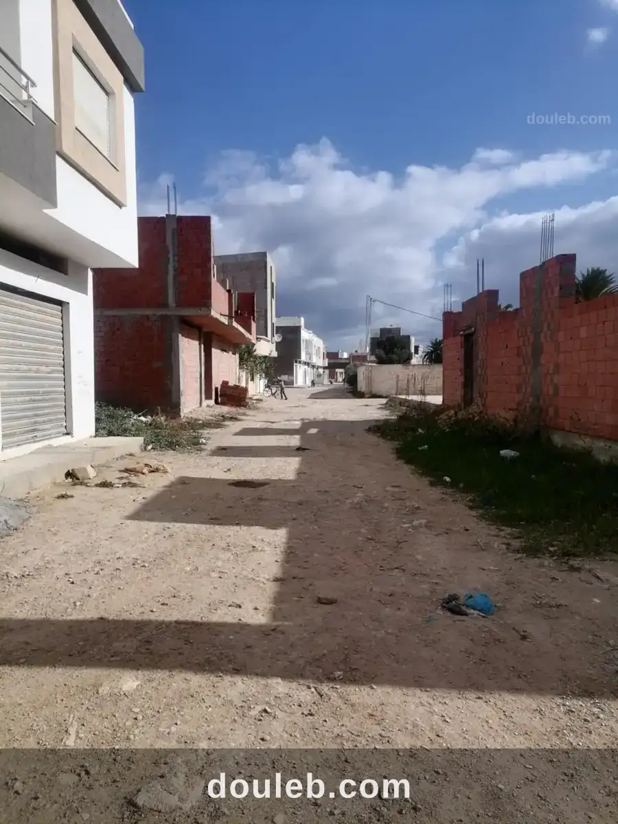Terrain au centre ville à Tunis
