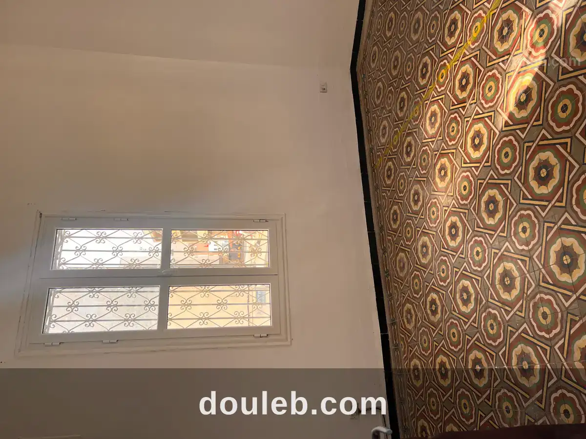 Villa à usage de bureau - Miniature 2