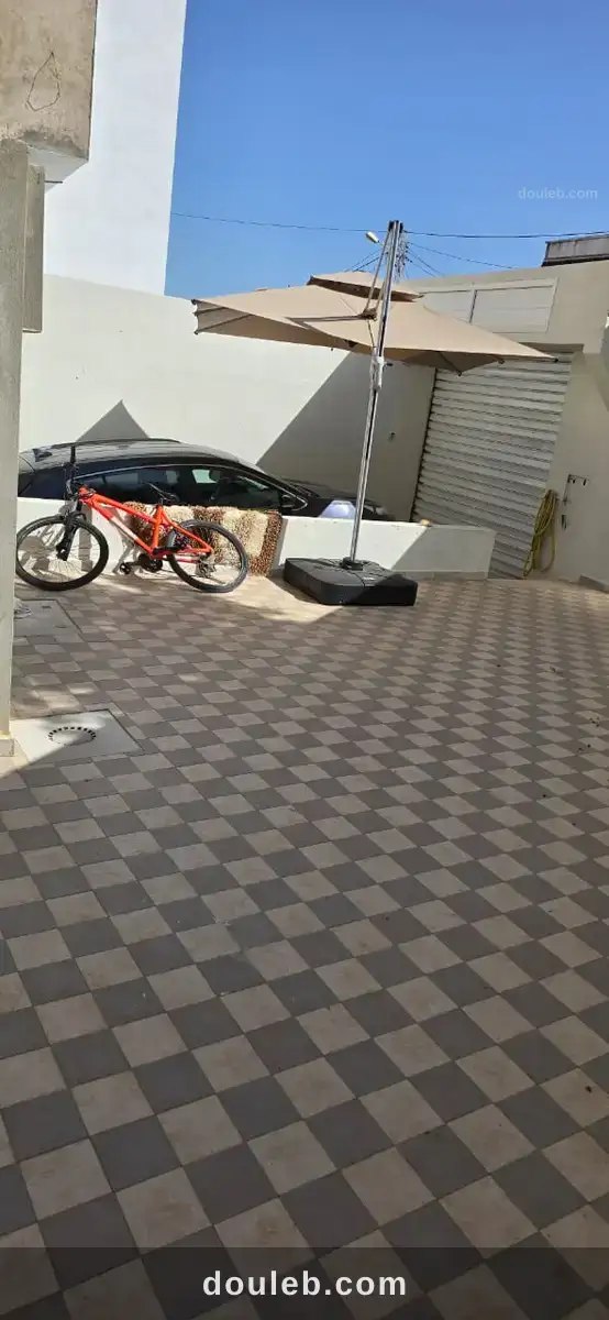 Villa de 3 étages à Tunis