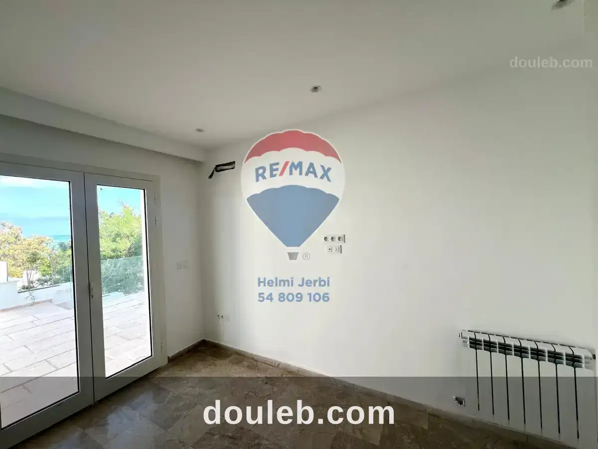 Duplex vue mer à la marsa corniche - Miniature 3