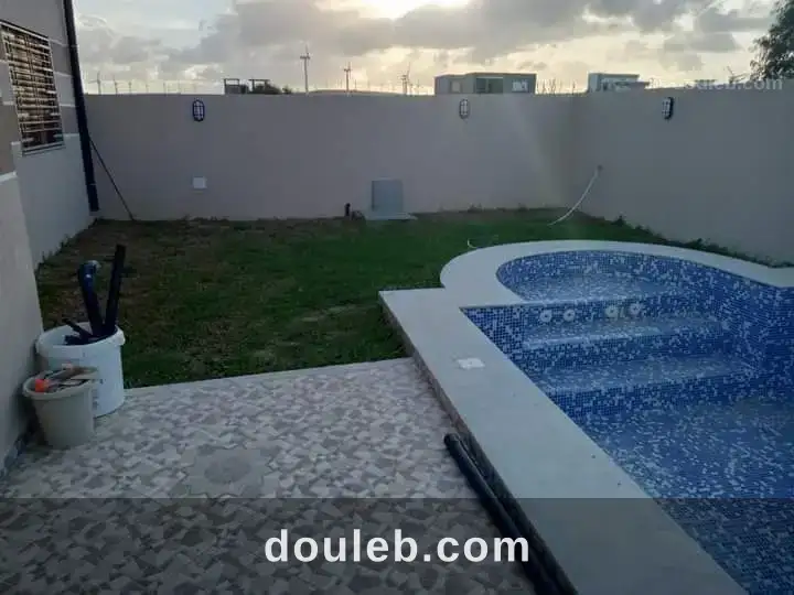 Villa neuve des 275m2 a la mer el haouaria à Tunis